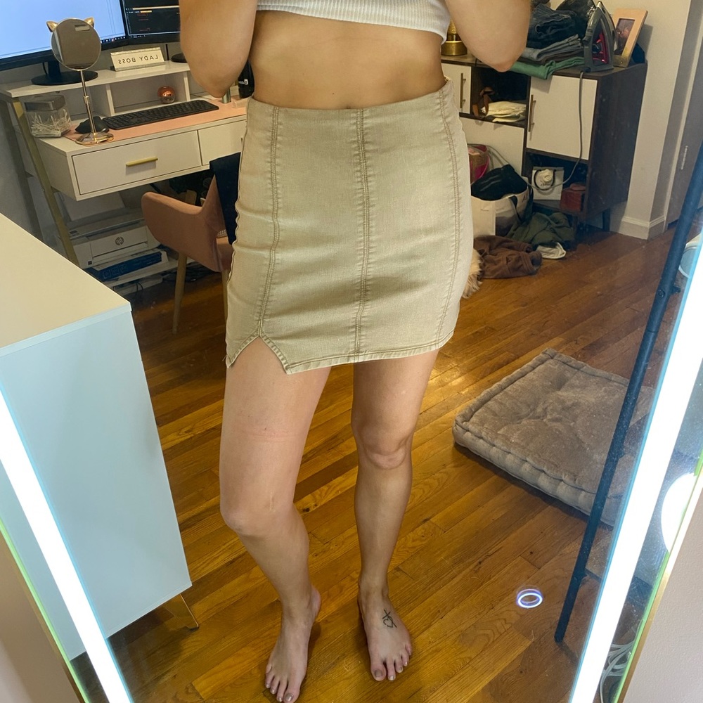 Free People High Risk tan stetch mini skirt size small